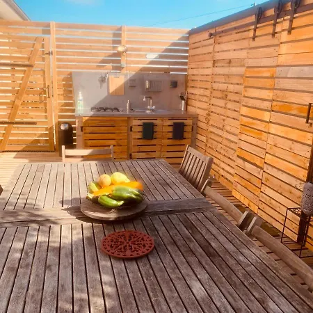 La K Abane Jacuzzi Exterieur Chauffee Piscine De Saison Totalement Privatise Blandin