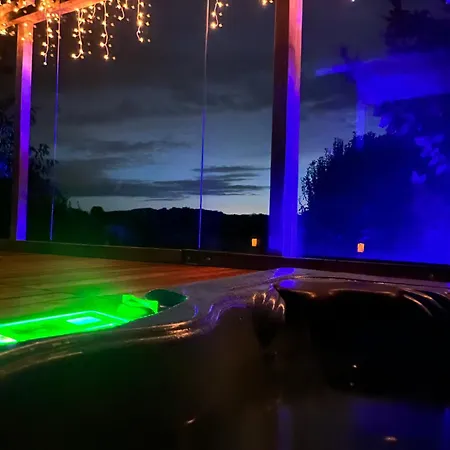La K Abane Jacuzzi Exterieur Chauffee Piscine De Saison Totalement Privatise