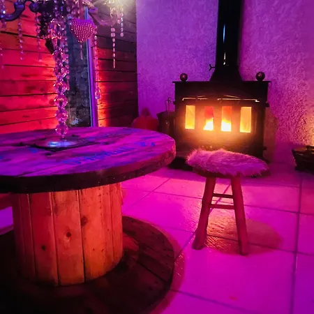 La K Abane Jacuzzi Exterieur Chauffee Piscine De Saison Totalement Privatise فندق مبيت وإفطار Blandin